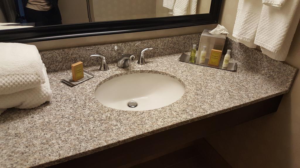 Doubletree By Hilton Pittsburgh Monroeville Convention Center Dış mekan fotoğraf